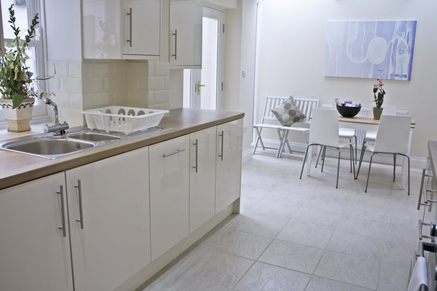 Ladbroke Grove Serviced Apartments. Enquire Now.